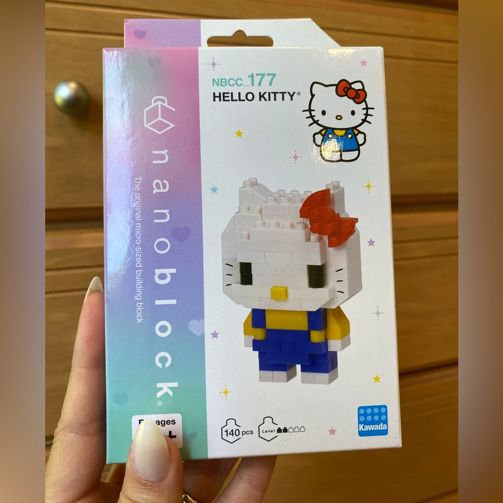OG Hello Kitty 🐈⬛ limited edition Lego figurine NEW in box